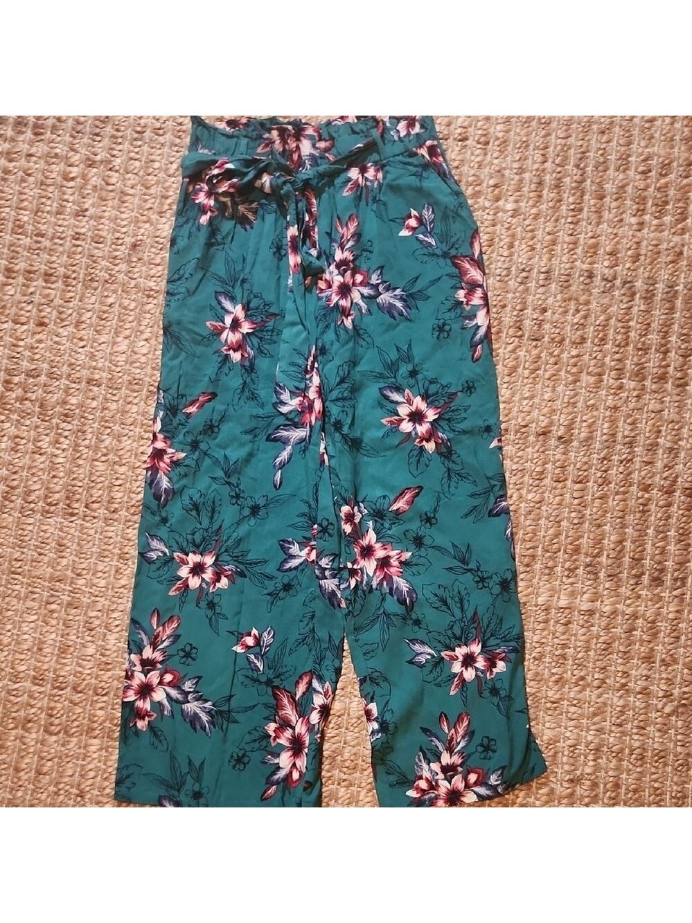 Candie's Green and Pink Wide Leg Flowy Floral Ankle Pants Vacation Beachy